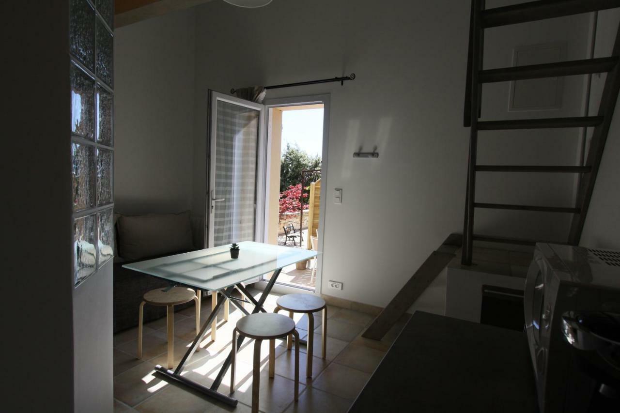 Maison D'Hotes La Garenne Puyloubier Bagian luar foto