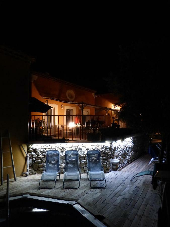 Maison D'Hotes La Garenne Puyloubier Bagian luar foto